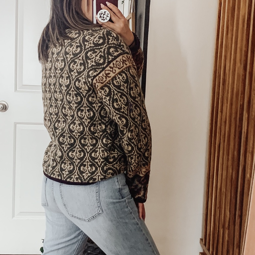Vintage ISLANDIC wool Blend Fair Isle Buttoned Front Sweater. S - Picture 4 of 12